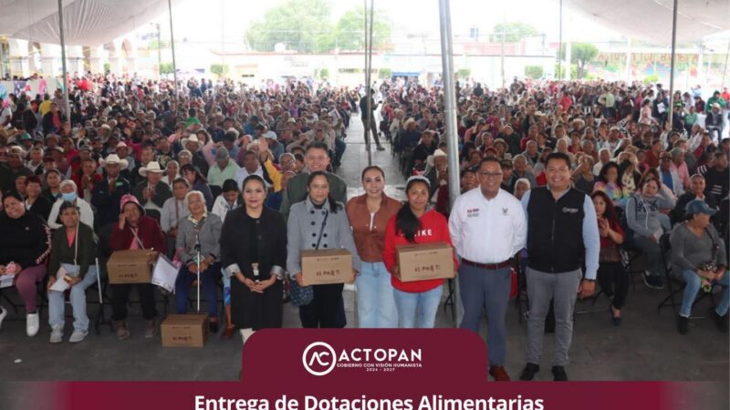 Entrega de Dotaciones Alimentarias del Programa “Es Por Ti”
