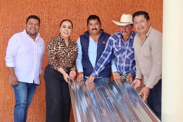 “Entrega de láminas a familias afectadas por granizada”
